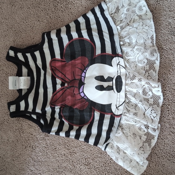 Striped Minnie Mouse Top with Red Pants - Picture 4 of 5